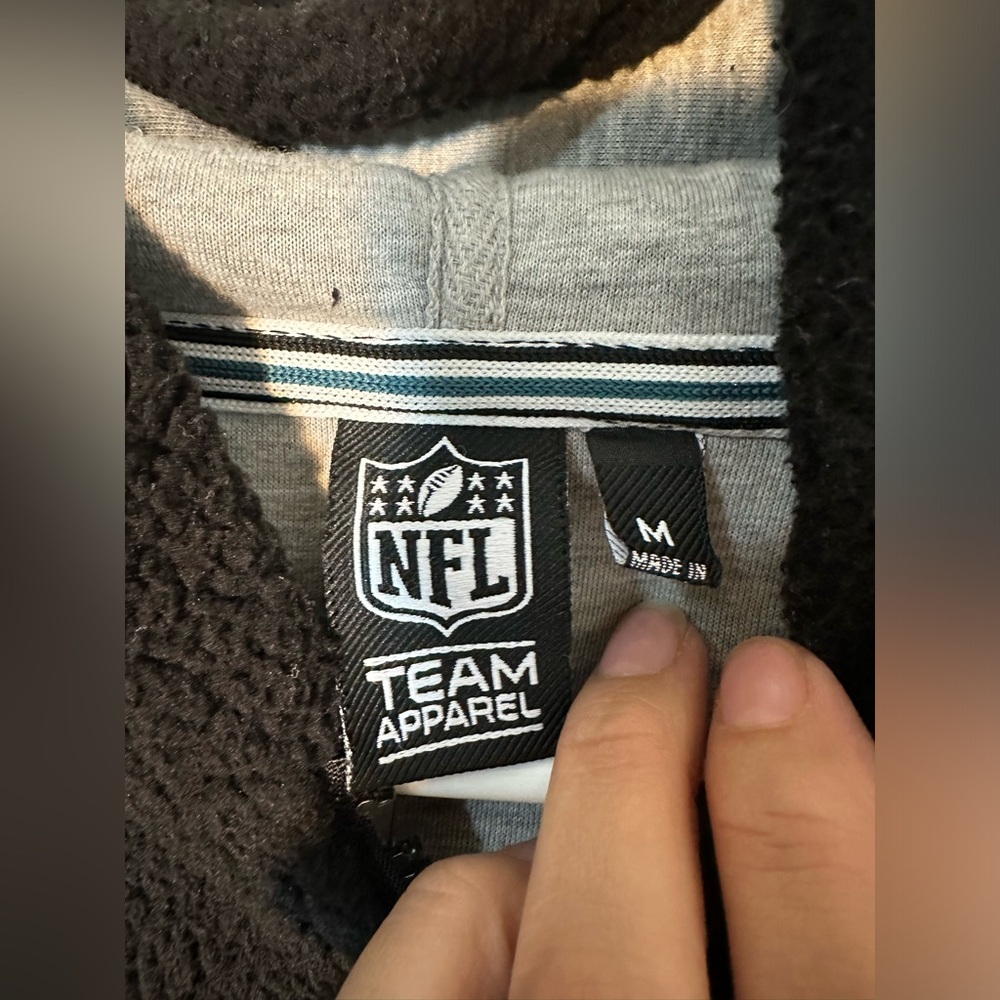 Philadelphia Eagles Adult M Fleece Black NFL Lined Zip Pocket Graphic super warm - Picture 6 of 9